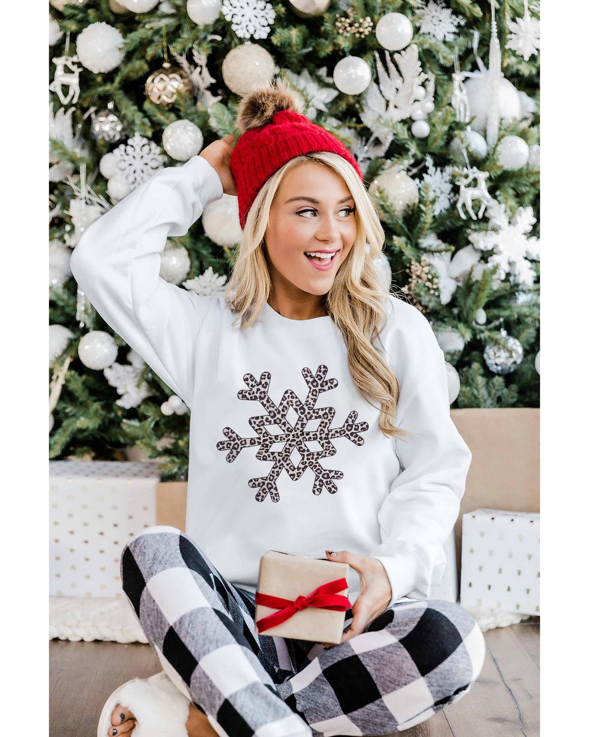 Azura Exchange Leopard Print Snowflake Crew Neck Sweatshirt - S