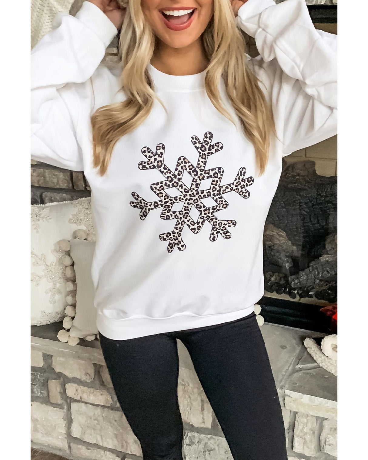 Azura Exchange Leopard Print Snowflake Crew Neck Sweatshirt - S