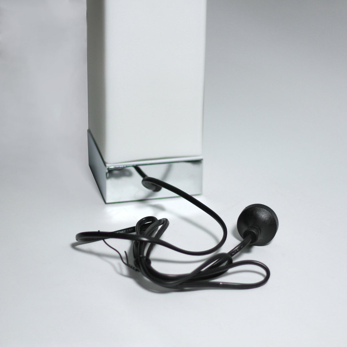 Jessica Touch-Activated Rectangle Lamp with USB Charging Port