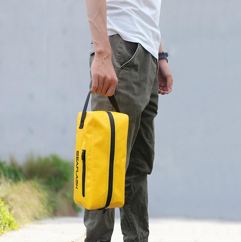 4L Waterproof Bag For Swimming And Beach Dry / Wet Separation