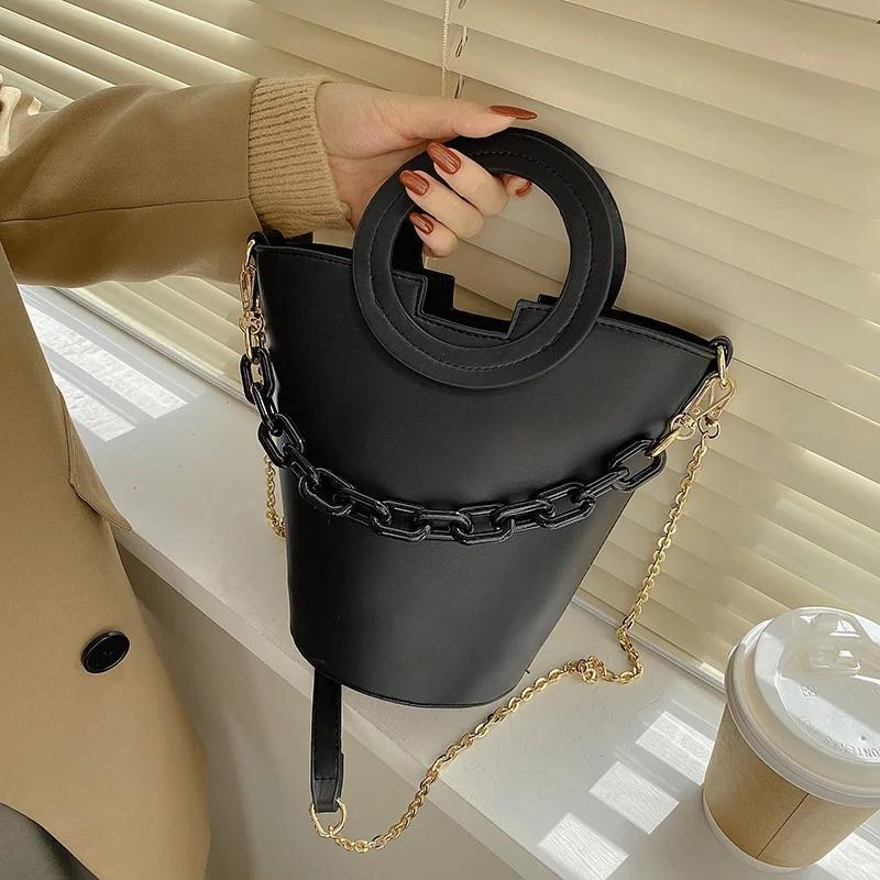 Stylish Round Chain Crossbody Bag For Women - Black