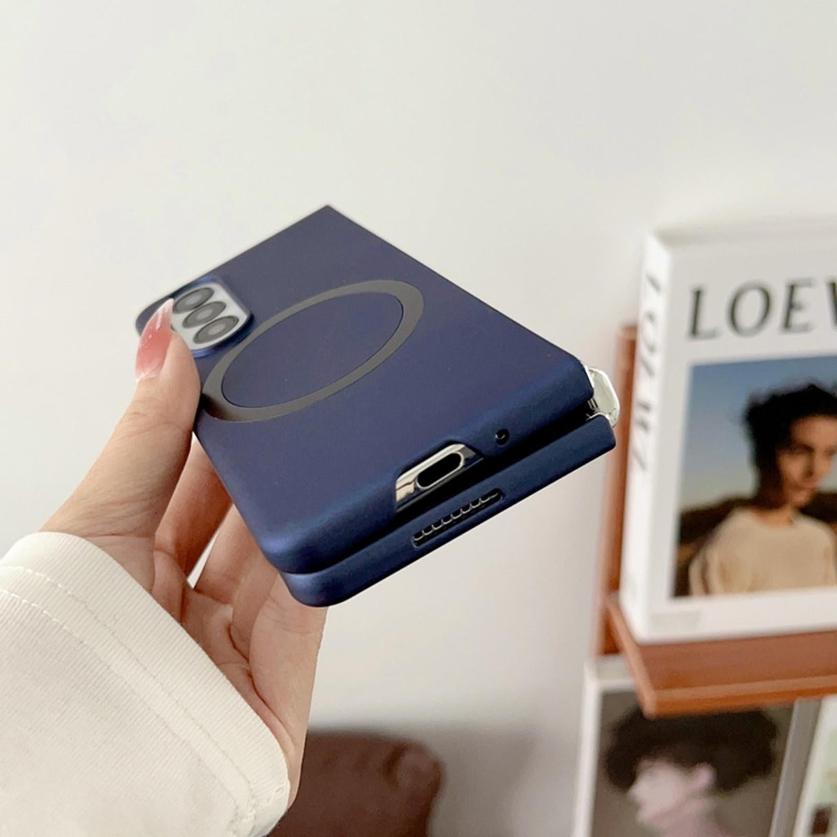 For Samsung Galaxy Z Fold4 5G Shockproof Magnetic Phone Case - Skin Protection - Black