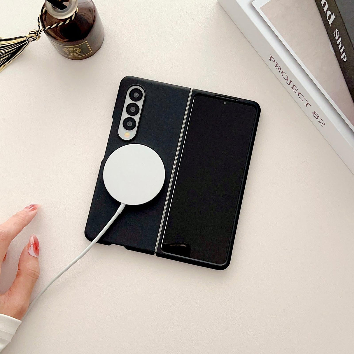 For Samsung Galaxy Z Fold4 5G Shockproof Magnetic Phone Case - Skin Protection - Black