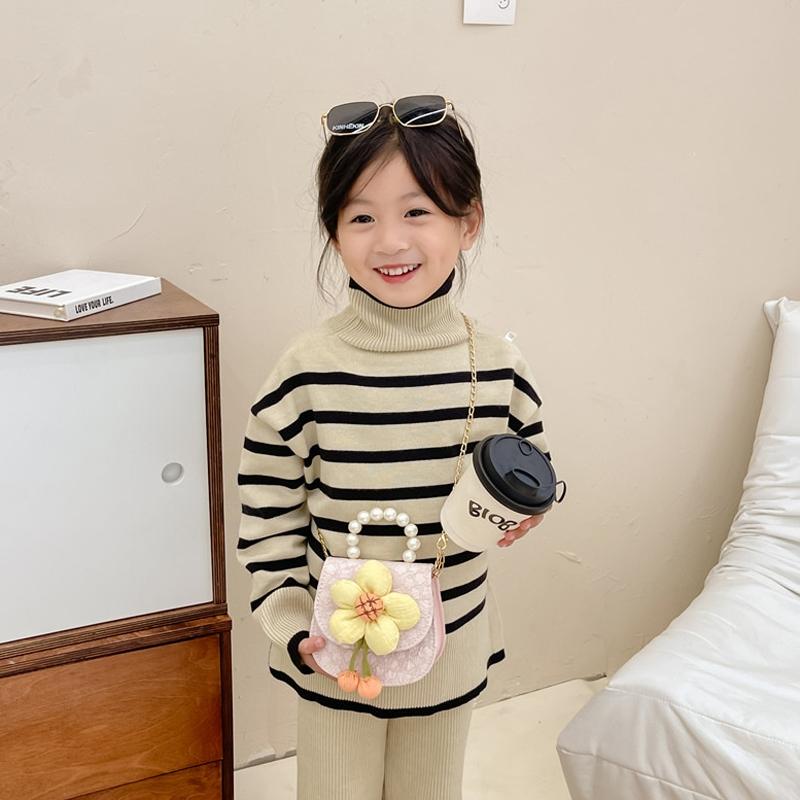 Cartoon Flower Princess Crossbody Bag With Pearl Detail - Green