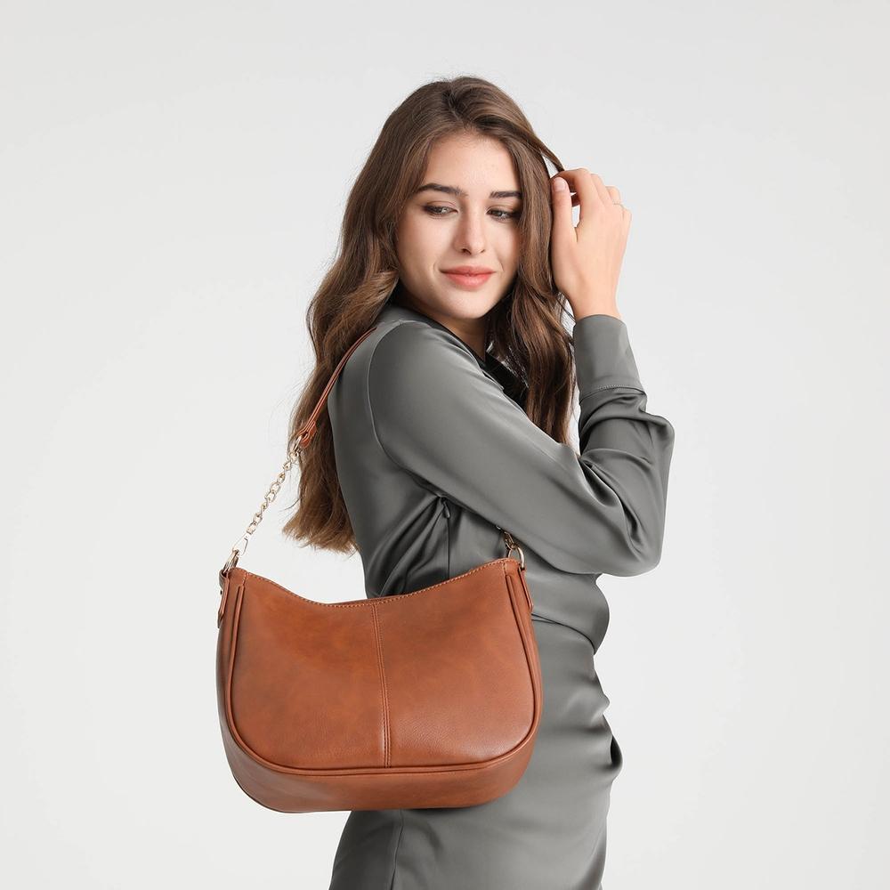 Adjustable Leather Crossbody Bag Large Capacity - Black