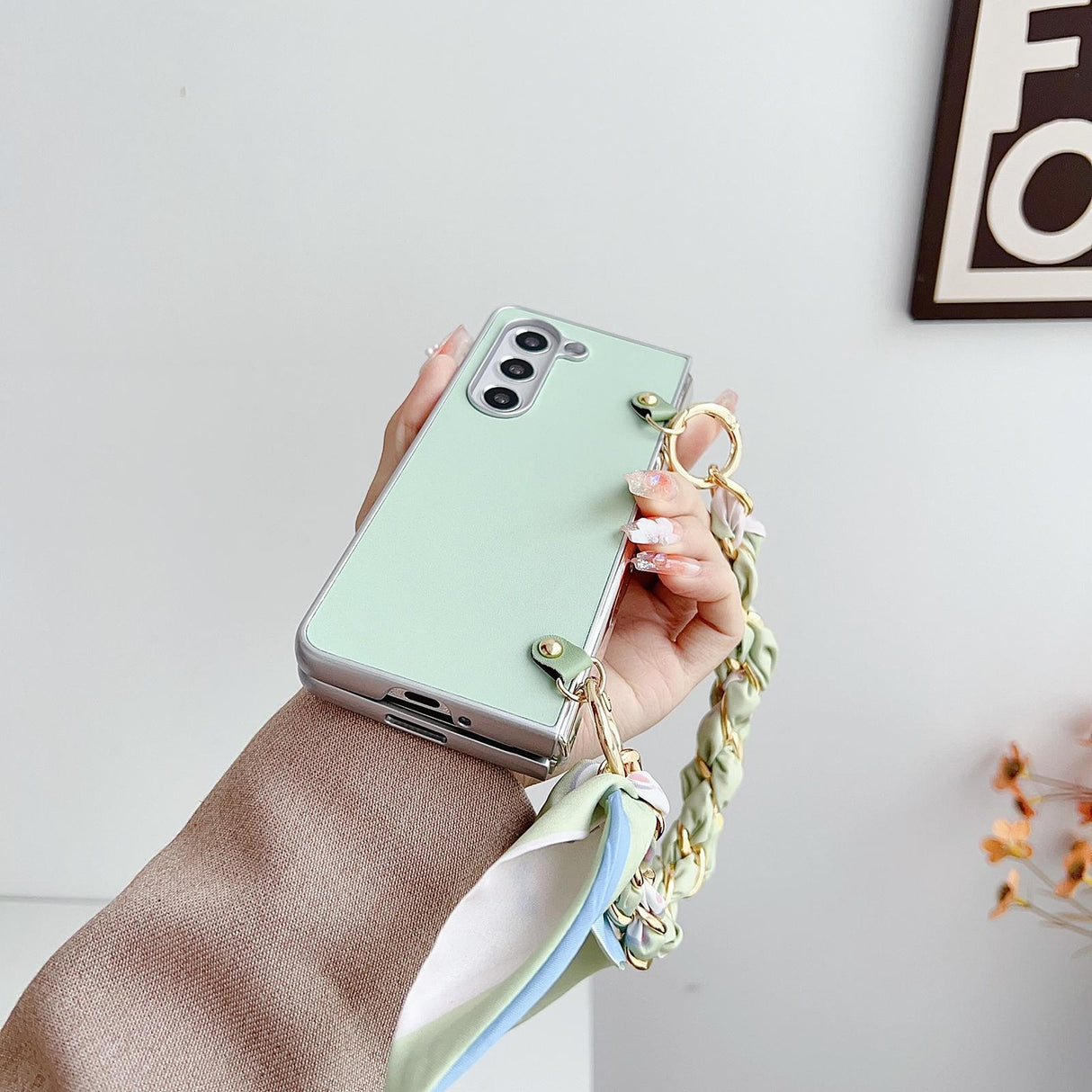 For Samsung Galaxy Z Fold4 5G Leather Phone Case With Metallic Paint And Scarf Bracelet - White