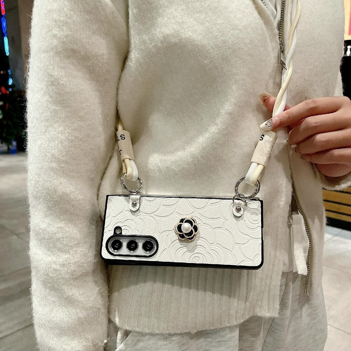 For Samsung Galaxy Z Fold4 5G Camellia Pattern Phone Case With Lanyard - Black