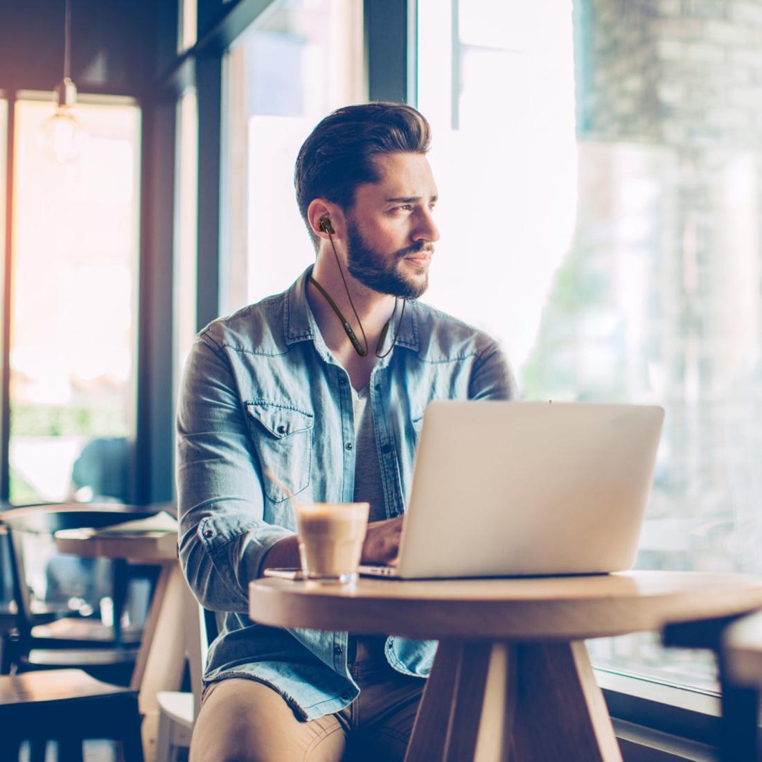 Wireless Bluetooth Earphones with High-fidelity Mic - 5.0 - Red