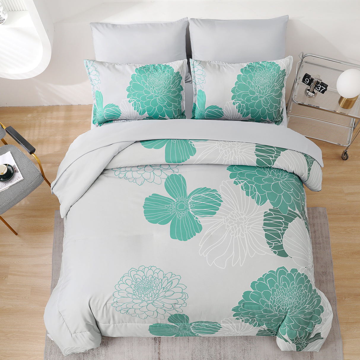 Floral Elegance Ultra-Soft Comforter Set, Queen/King Size, with Pillowcases for Year-Round Comfort