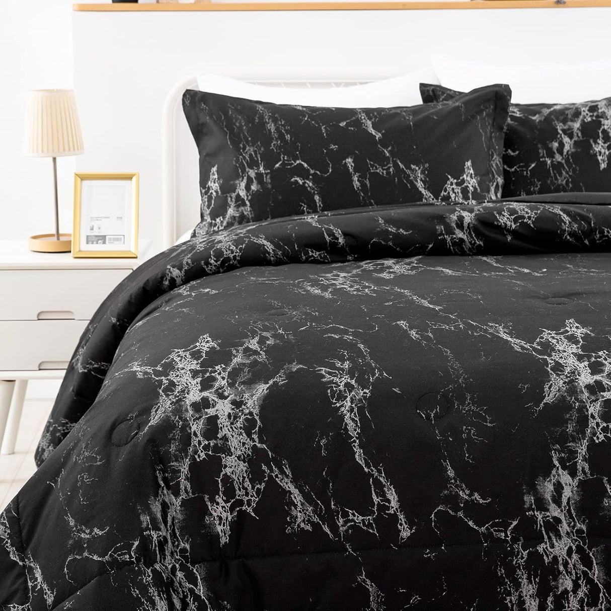 Elegant Black Marble Queen Comforter Set - 3-Piece All-Season Bedding