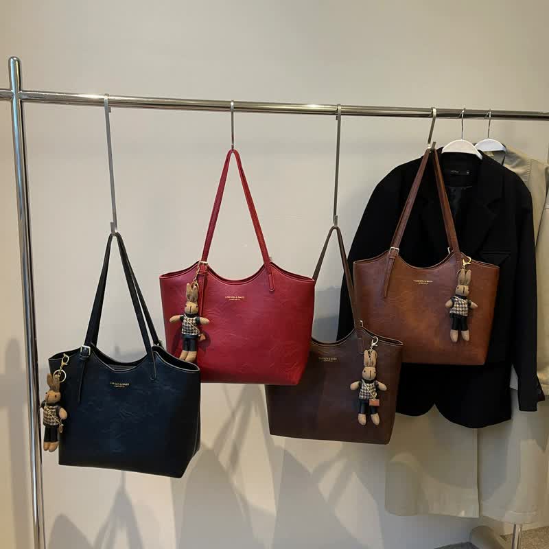 Black Elegant Black PU Leather Tote Bag with Cute Bear Keychain - Large Capacity Handbag for Women (38 x 26 x 13 cm)