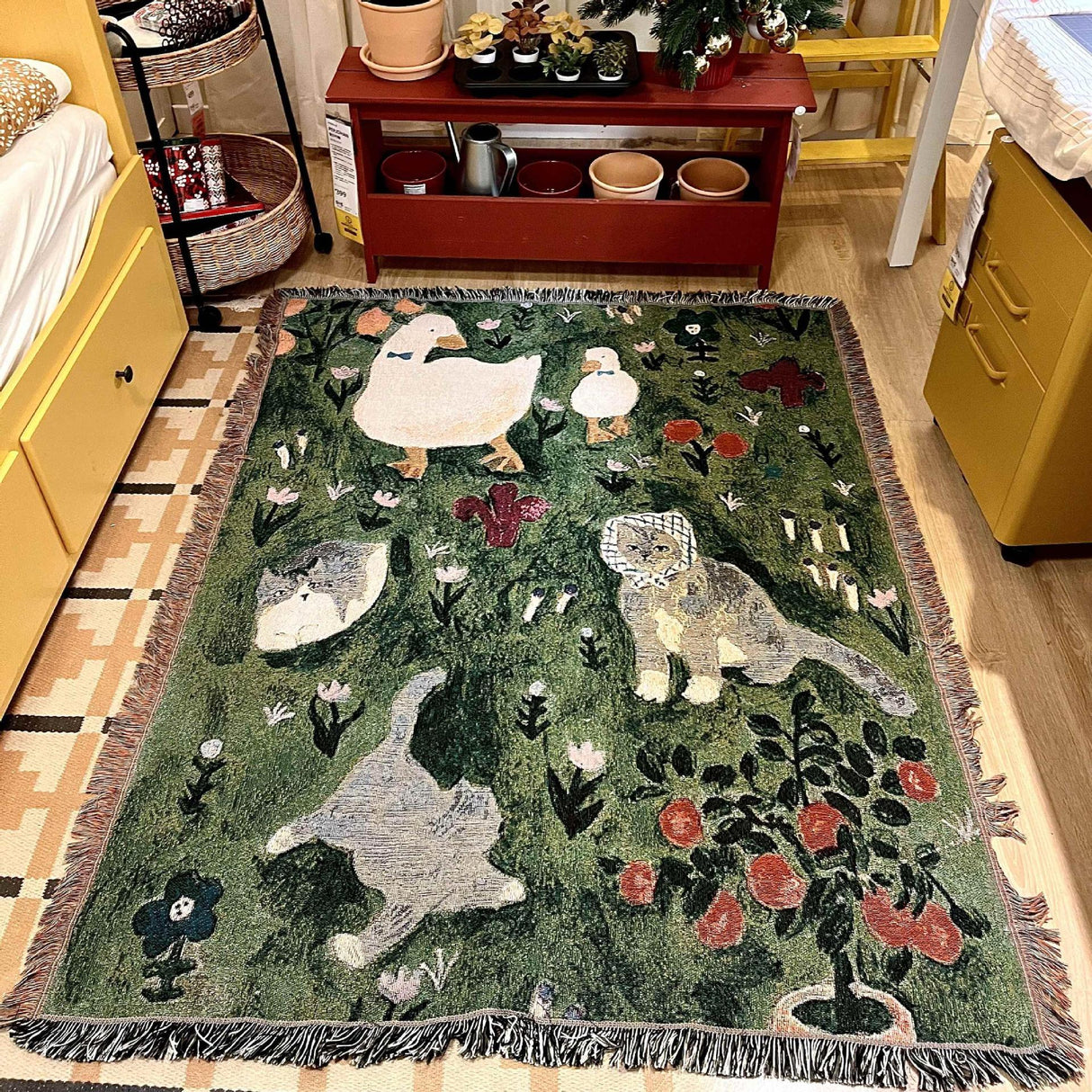 Green Floral Cat Patterned Throw Blanket – Soft and Cozy, 130x160cm with Tassels