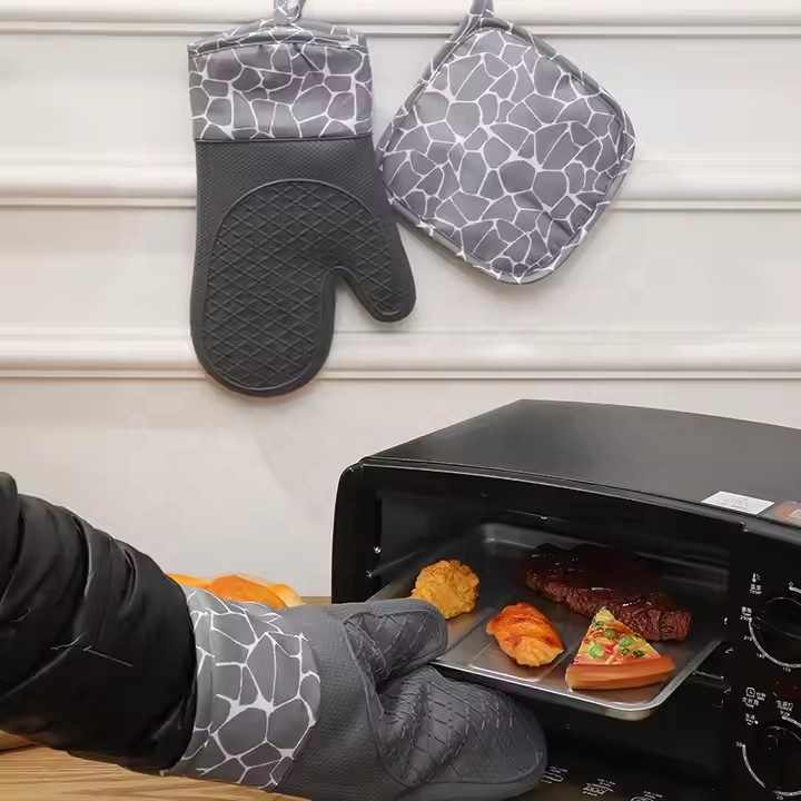 Grey 4-Piece Set High-Temperature Resistant Silicone and Cotton Oven Mitts and Pot Holders Set ??Heat-Resistant, Non-Slip, Food-Grade Kitchen Gloves for Baking, Cooking, and Grilling