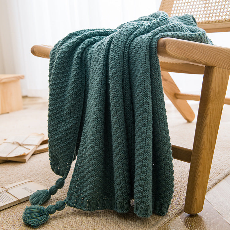 Dark Green 110cm x 150cm Soft Tassel Throw Blanket for Sofa or Bed, Cozy Casual Blanket for Office Nap, Minimalist Bed End Cover