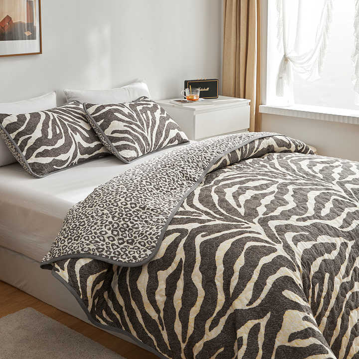 Grey Leopard Pattern 3-Piece Polyester Duvet Cover Set with 2 Pcs Pillowcases - Elegant Bedding, Machine Washable, 173x230cm Duvet + 51x76cm