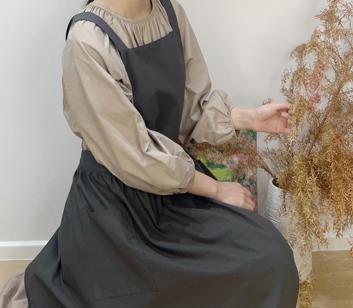 Blue Cotton Waterproof Artisan Apron - 100x85cm, Stylish Cross-Back Design, Ideal for Kitchen & Floral Work