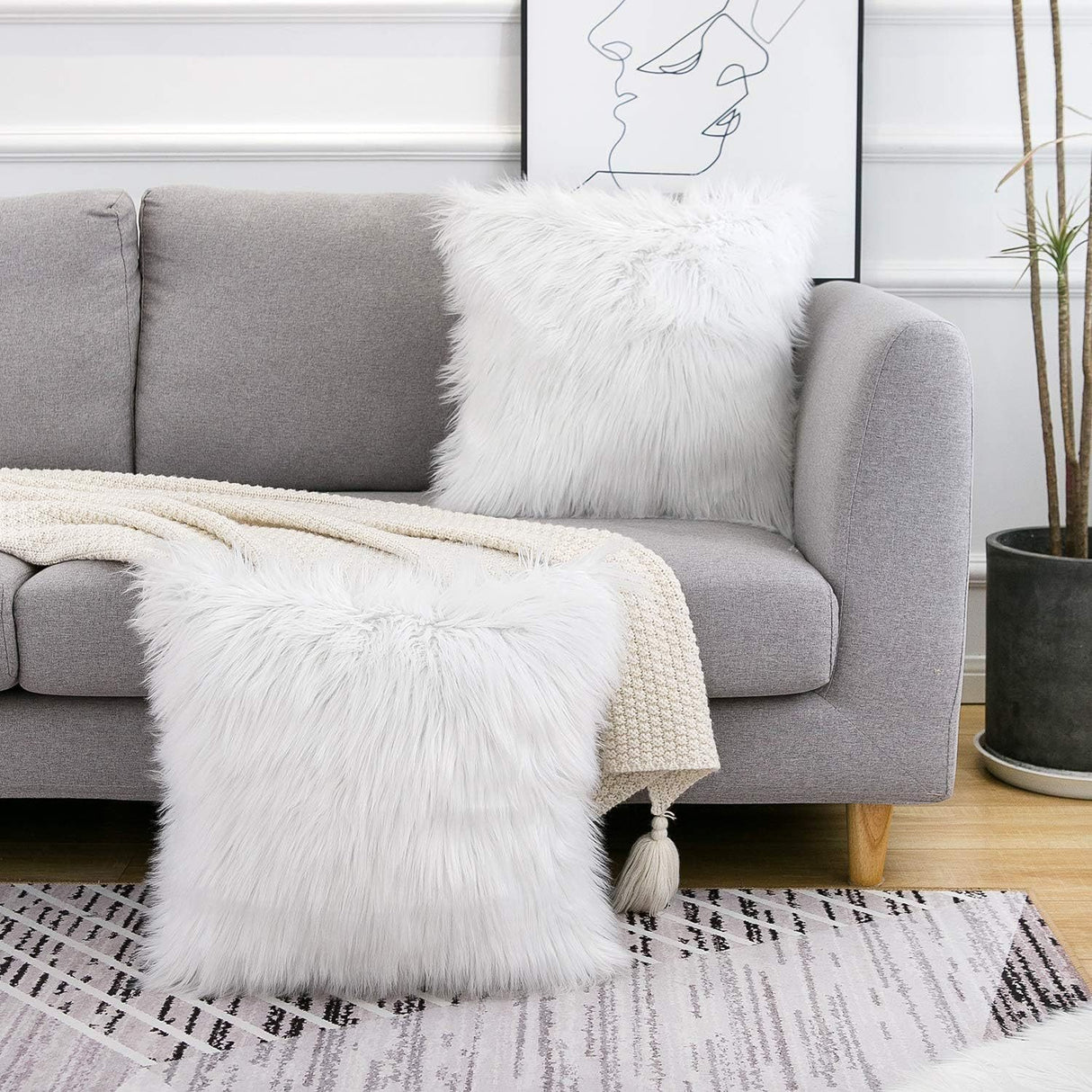 White Luxurious Long Faux Fur Cushion Covers - Set of 2, 45x45cm Soft Plush Decorative Pillowcases for Sofa & Bed