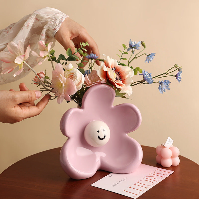 Artistic Floral Smiling Face Vase - Modern Ceramic Decor with Gloss Finish(Osmanthus yellow)