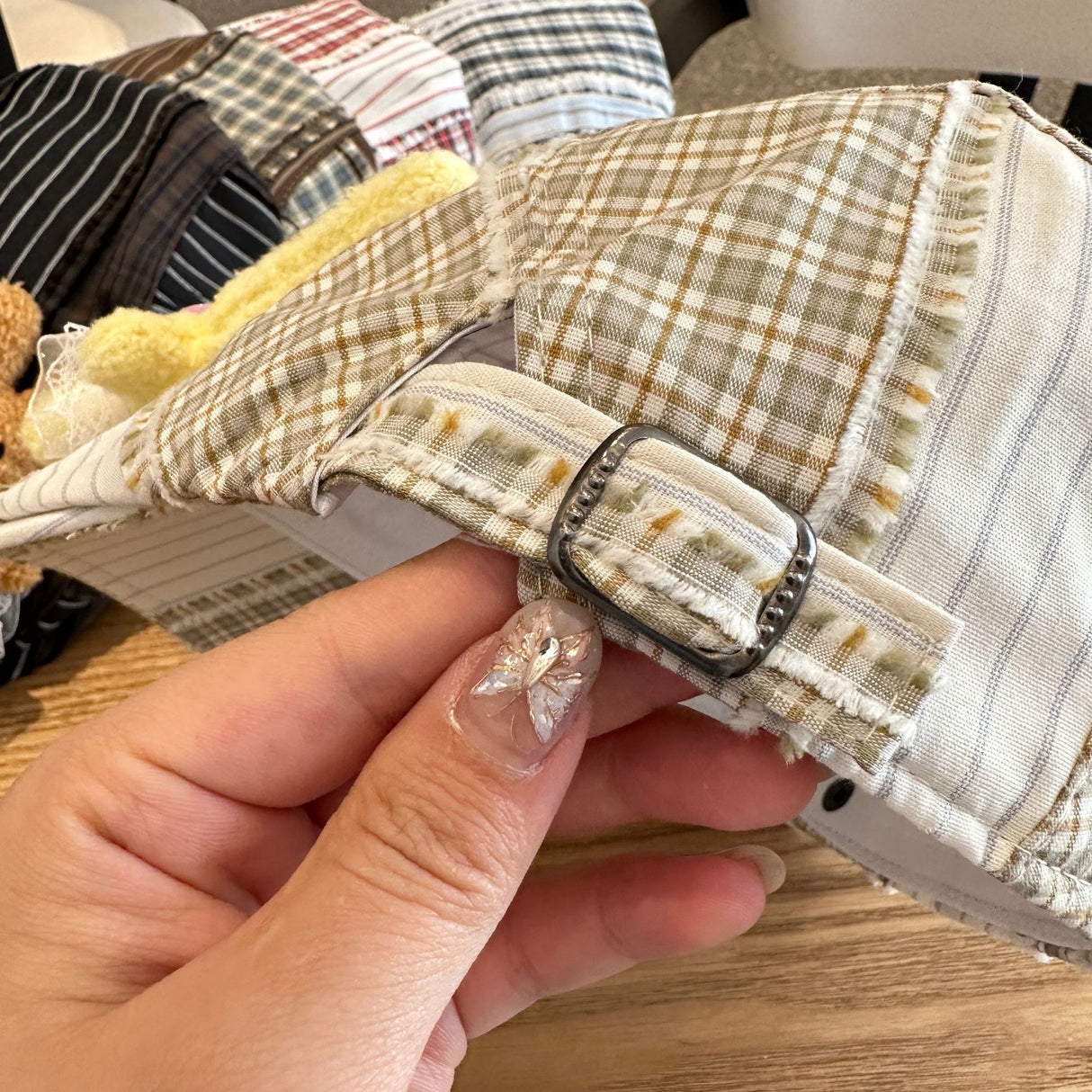 Patchwork Plaid Cotton Cap with Decorative Details(black)