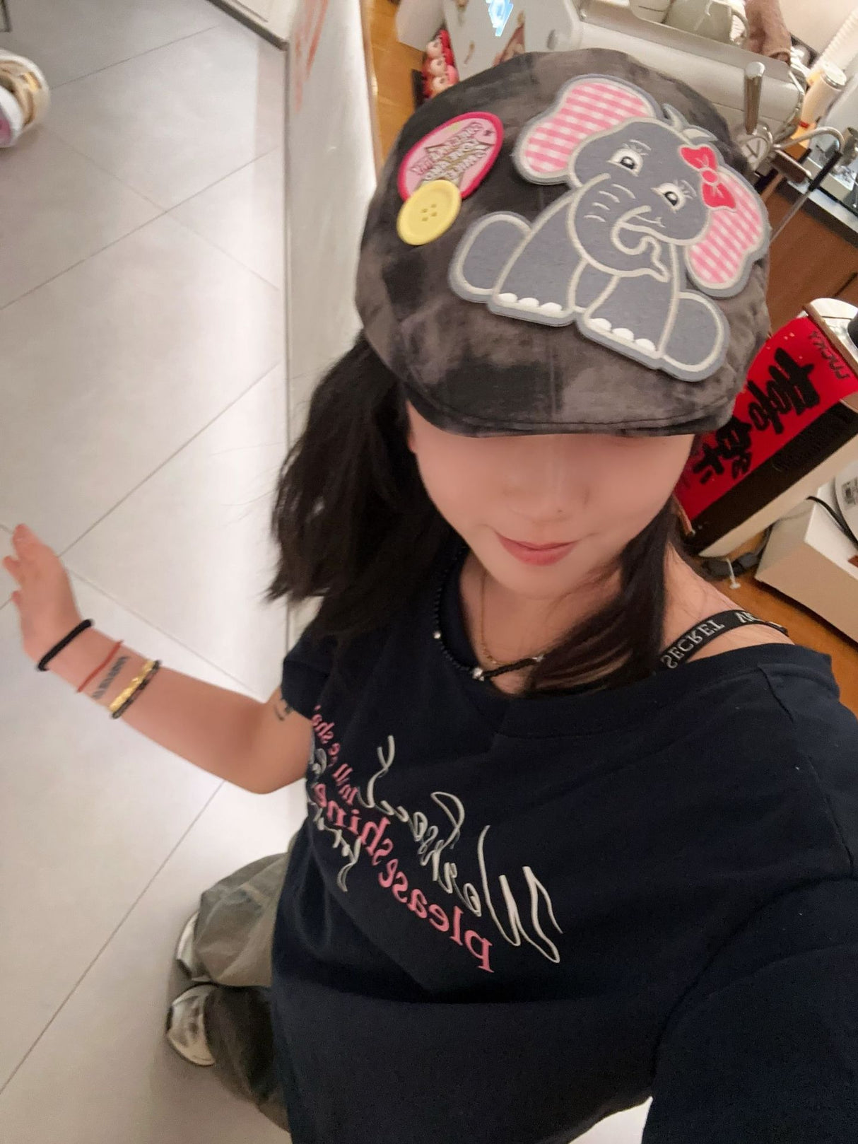 Cute Elephant Applique Beret Hat - Soft Fabric, Adjustable Fit, Retro Newsboy Cap(khaki)