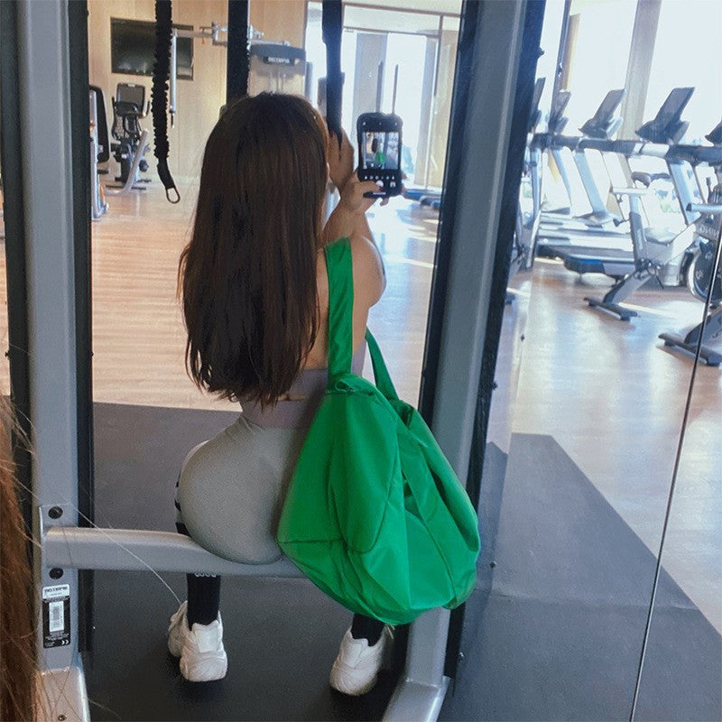 Black Large-Capacity Nylon Sports Fitness Bag(42x27x23cm) - Multi-functional Yoga Training & Travel Duffel, Waterproof Solid Color