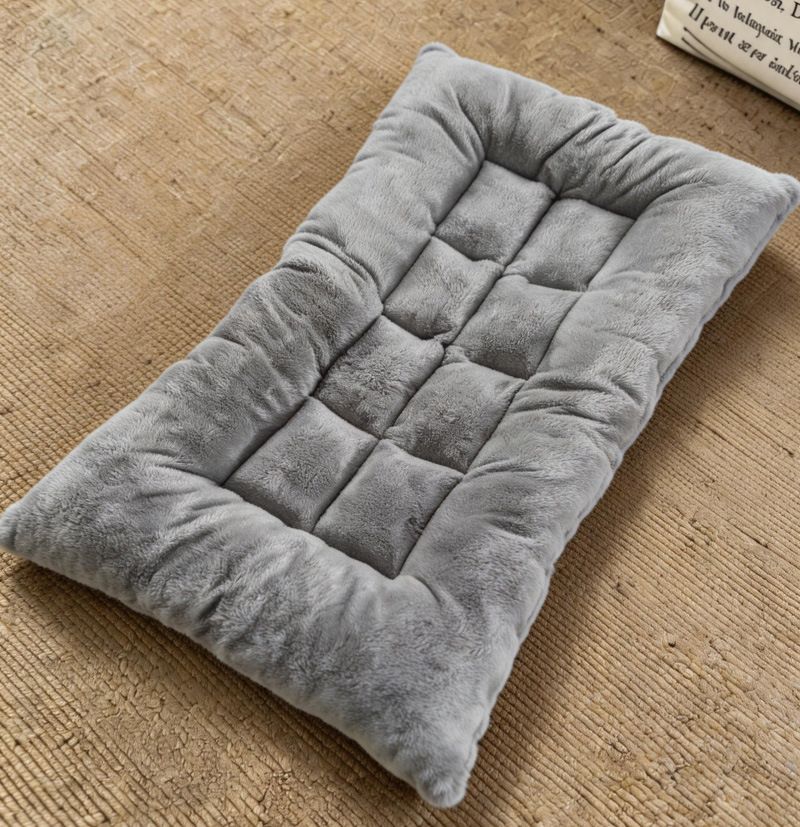 60 x 120CM Large Plush Pet Bed Mat for Dogs & Cats – Light Grey Double-Sided Soft Cushion, Breathable Moisture-Resistant Sleeping Pad for Small, Medium & Large Pets