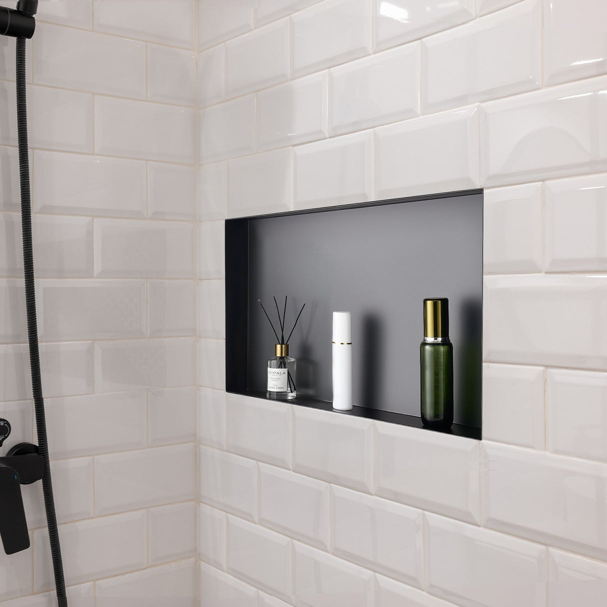 VEVOR Shower Niche 33.0 x 63.5 x 10.2 cm Frameless Recessed Shelf Stainless Steel