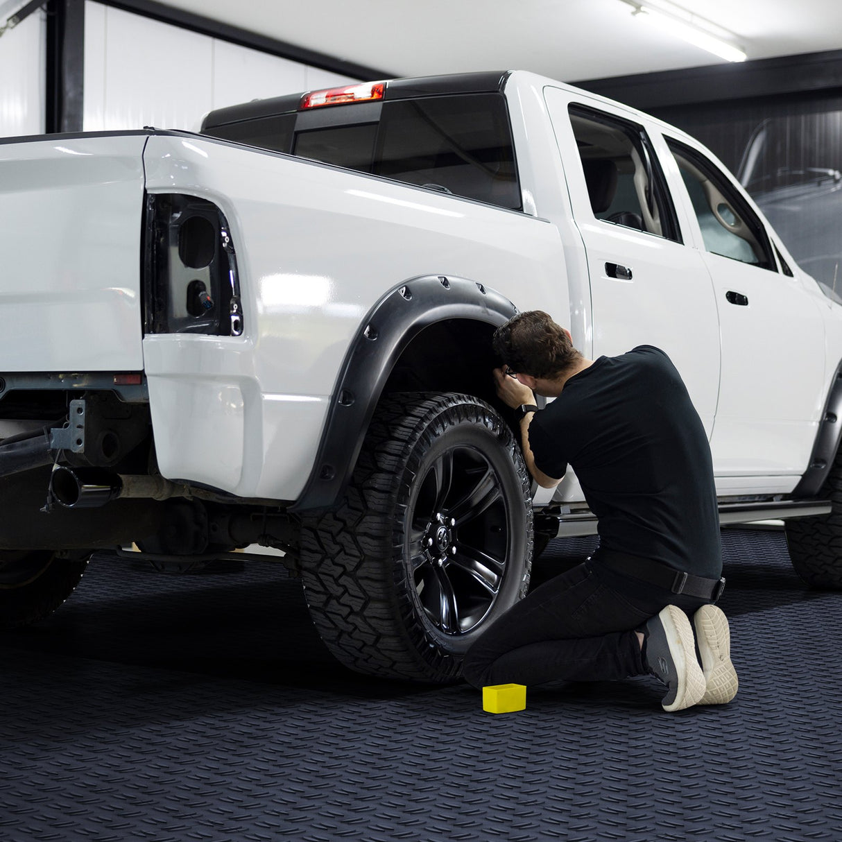 VEVOR Garage Tiles Interlocking, 12 x 12 x 0.53 inch 50 Pack Garage Floor Covering Tiles, Non-Slip Double-Sided Texture Garage Flooring Tiles, for Garages, Basements, Repair Shops, Graphite Gray