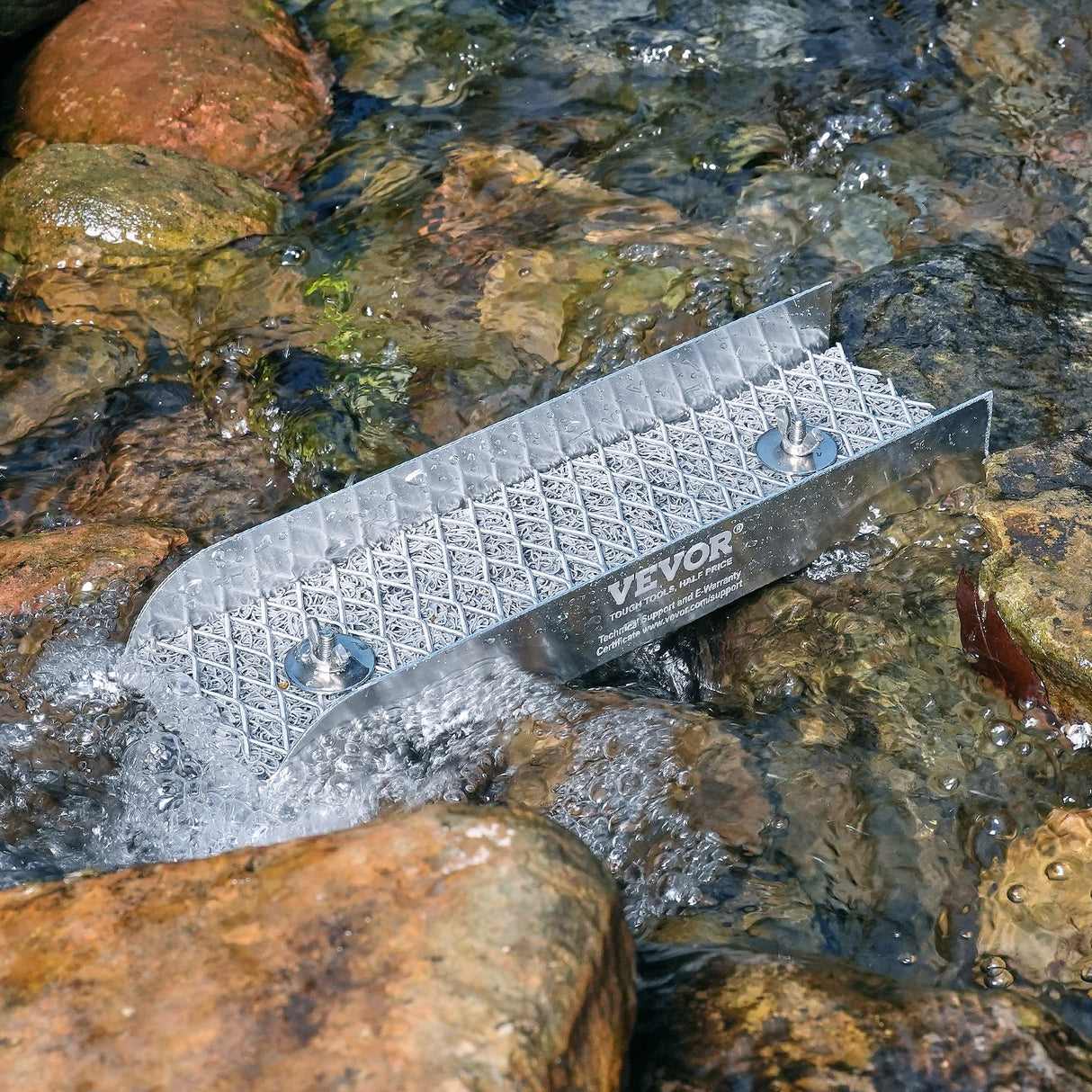 VEVOR Gold Panning Kit With Mini Sluice Box, 12" Aluminum Gold Mining Equipment, 16 PCS Gold Prospecting Kit with Gold Pan, Classifier Screen, Separating Magnet, Drawstring Backpack and Accessories