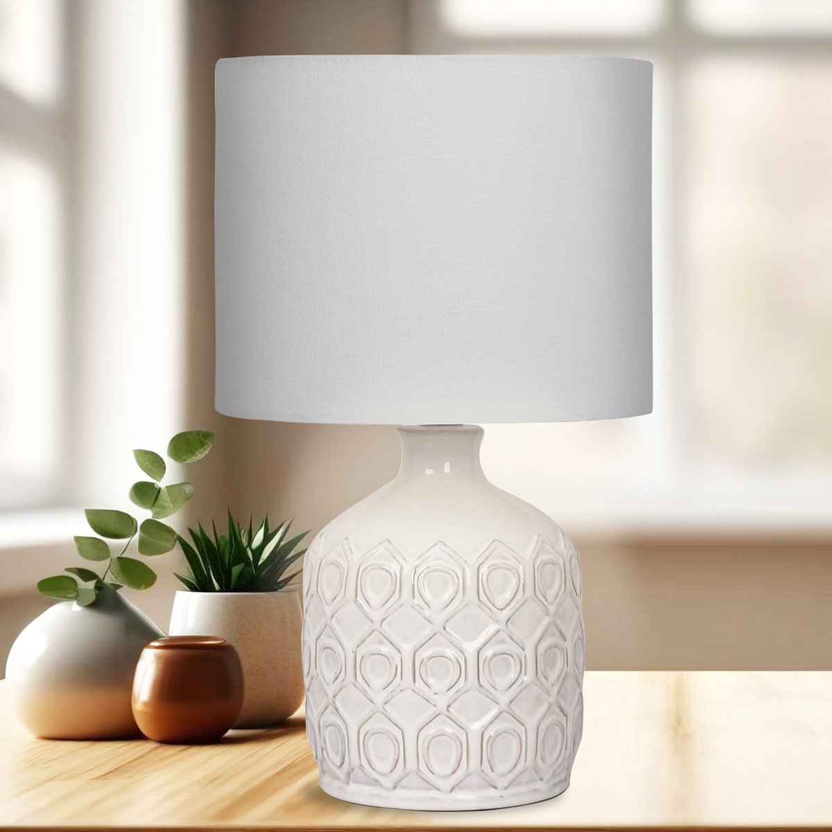 Sarantino Patterned Ceramic Table Lamp in Cream