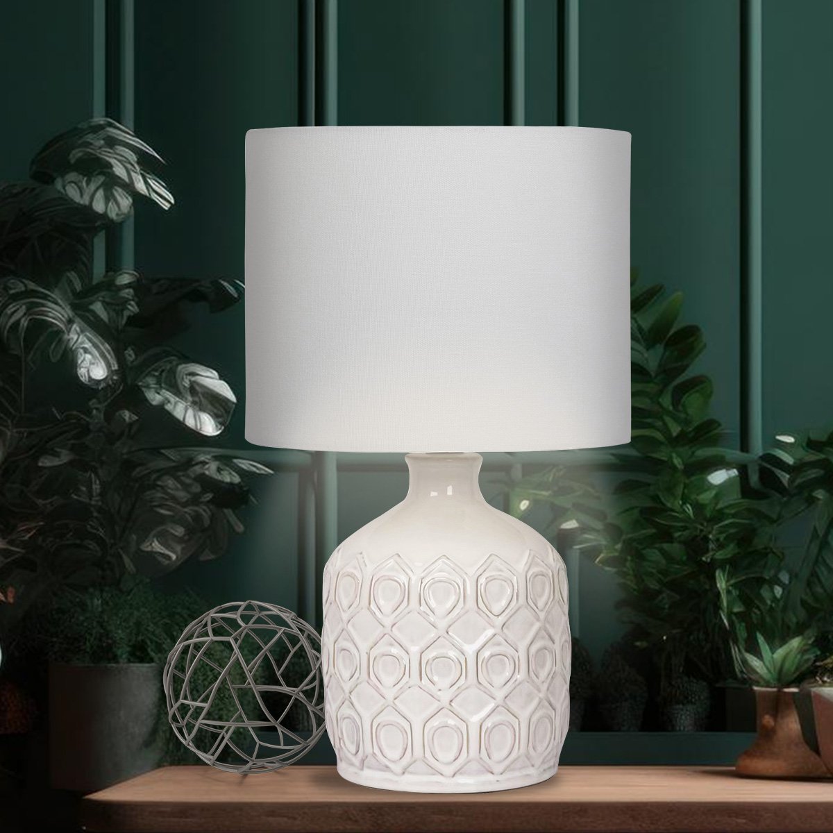Sarantino Patterned Ceramic Table Lamp in Cream