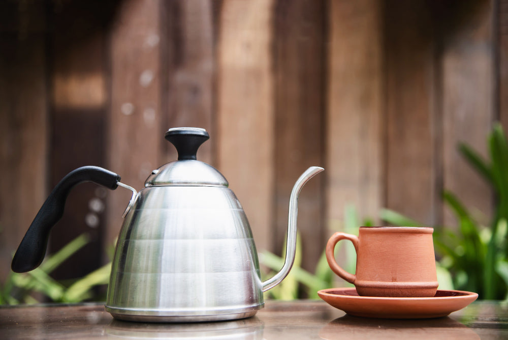 A single coffee kettle designed for precise pouring to enhance brewing and flavour extraction.