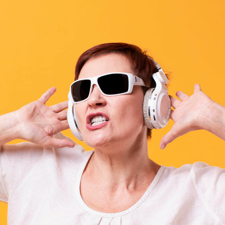In Ear Headphones vs Earbuds: Key Differences Explained