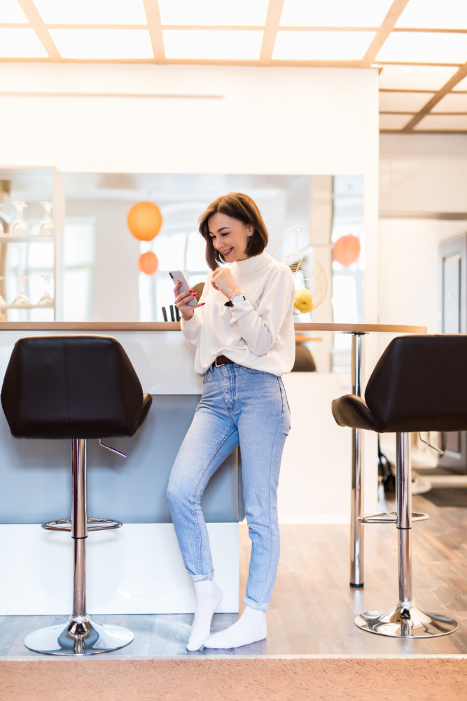 Learn how to style your Bar Stools & Chairs with our Room-Specific Guides. Discover tips to elevate your space. Perfect styling starts here!