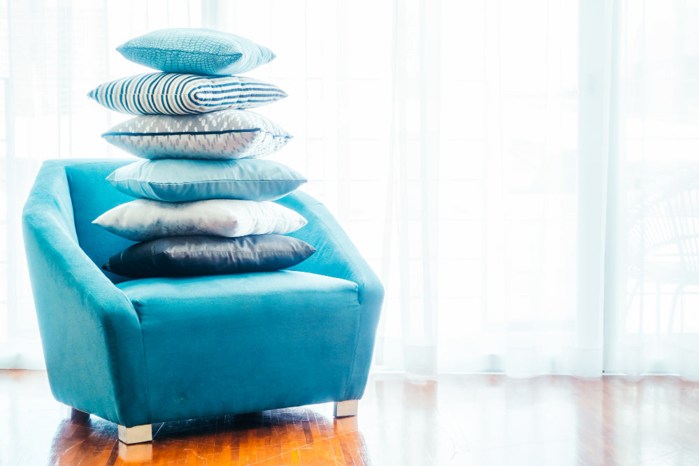 Cushions & Throws Guide: Choosing the Perfect Combinations