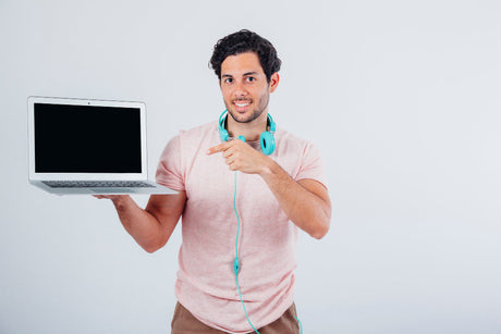 "Variety of laptops displayed in a store, highlighting differences in size, performance, and features to suit different user needs."