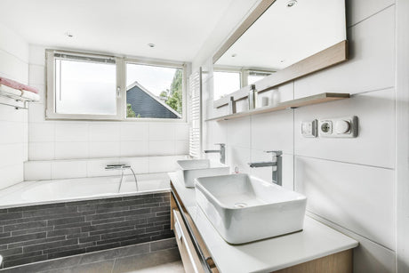 Freestanding vs Wall-Mounted Bathroom Cabinets