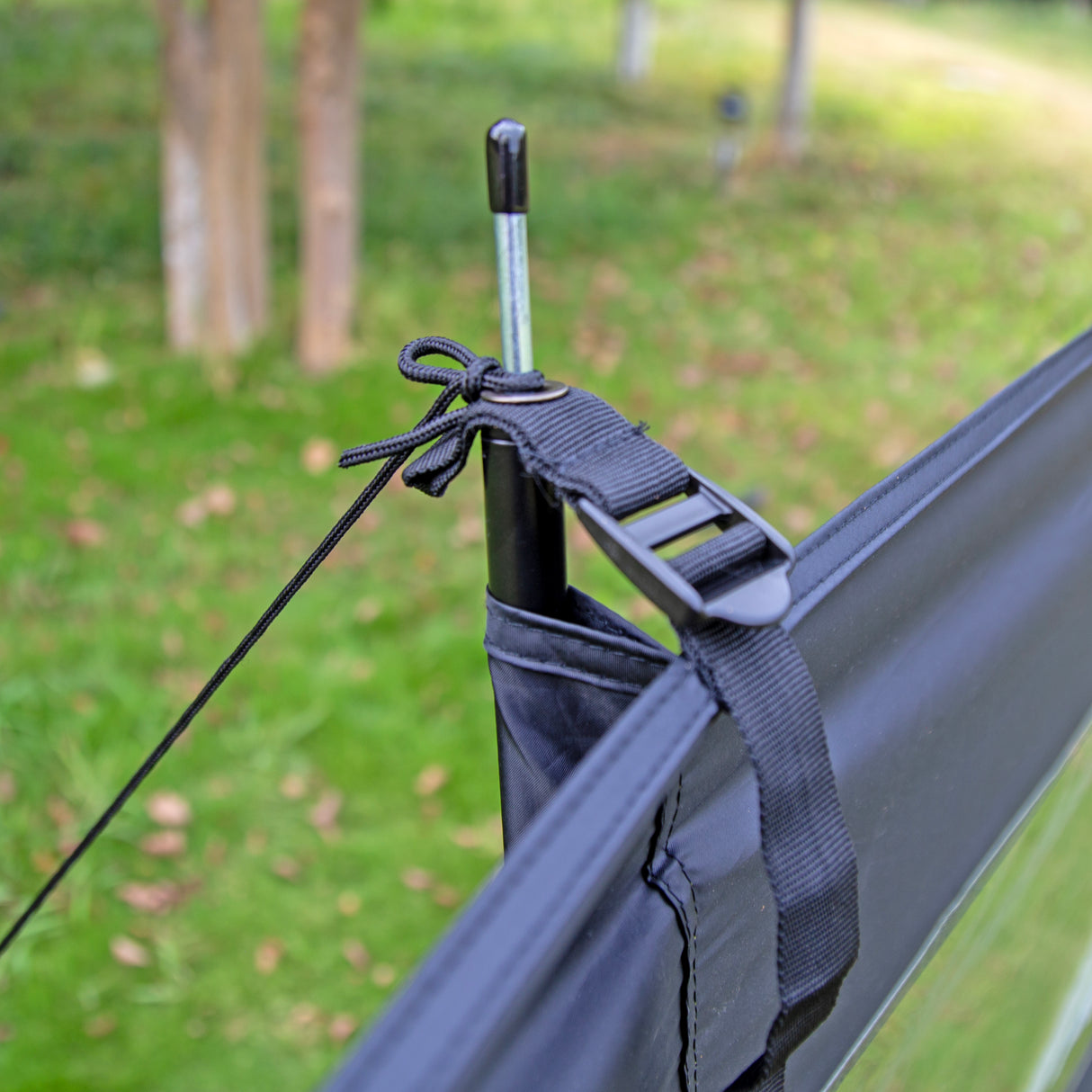 Camping Windbreak with Clear Windows & Bag &ndash; 725x140cm Black