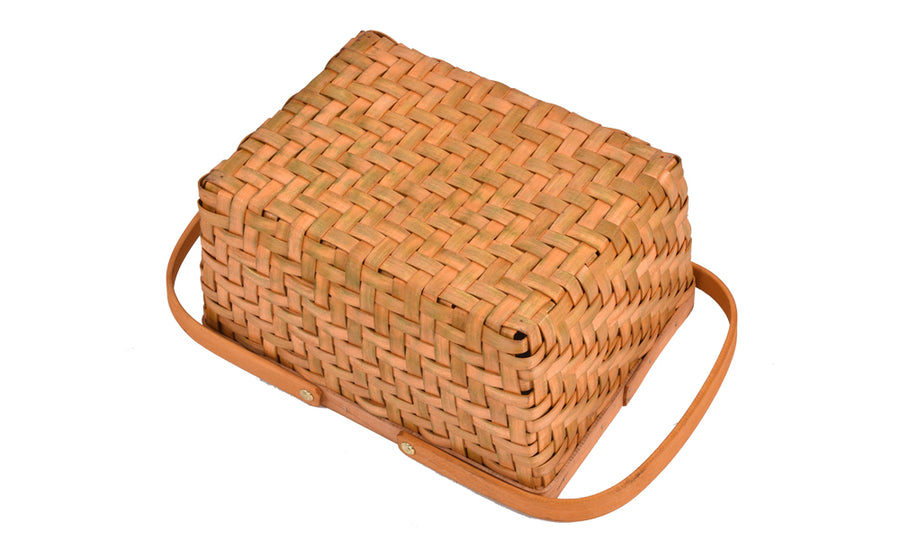 Deluxe Wicker Outdoor Picnic Basket
