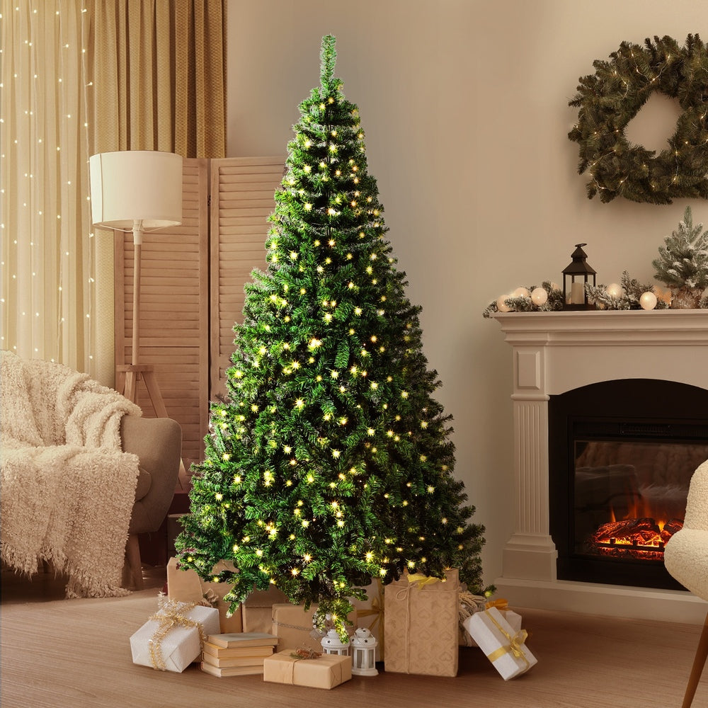 Tinseltown LED Christmas Tree 2.1M 7FT Green 1050 Tips