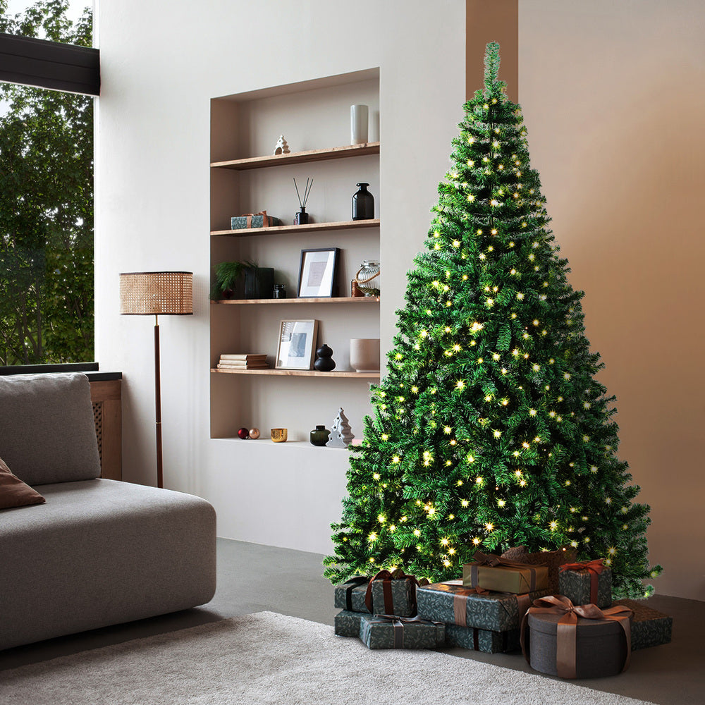 Tinseltown LED Christmas Tree 2.1M 7FT Green 1050 Tips