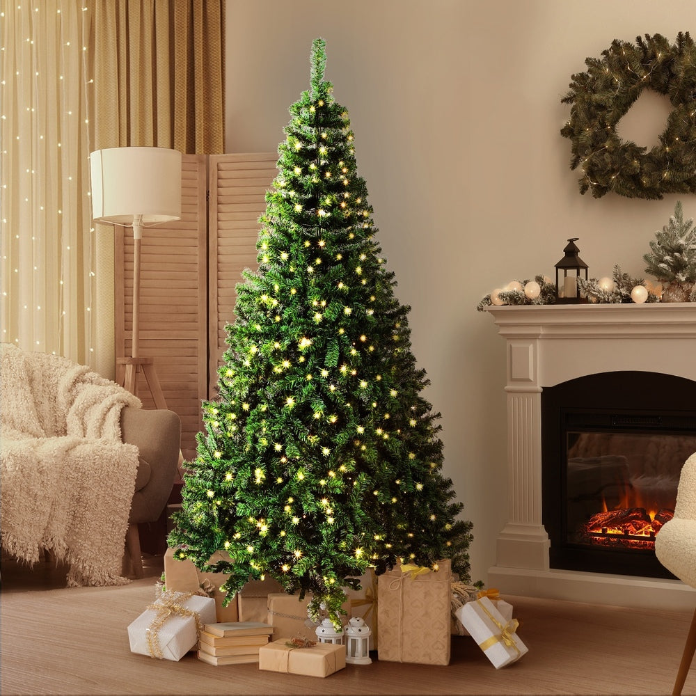 Tinseltown Christmas Tree 2.1M 7FT Green with LED lights