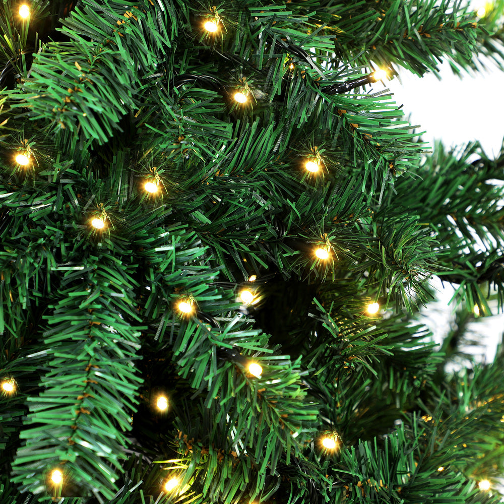 Tinseltown Christmas Tree 2.1M 7FT Green with LED lights