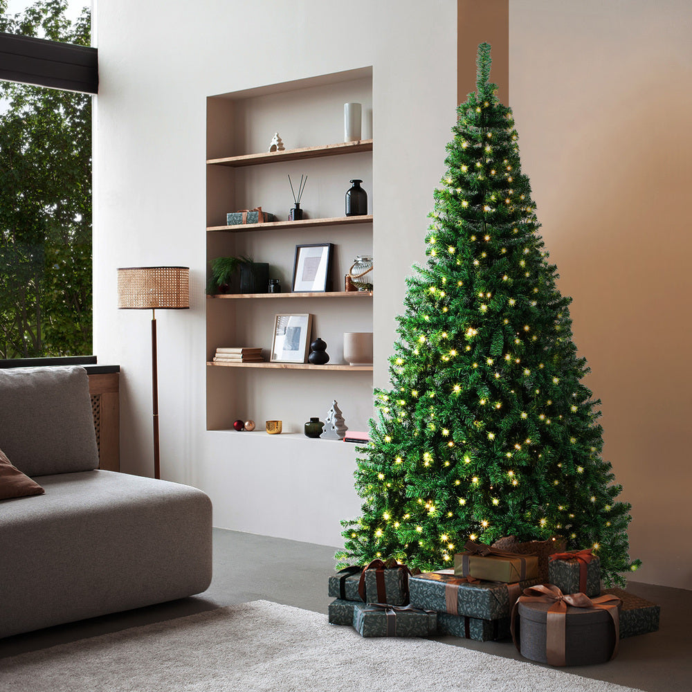 Tinseltown Christmas Tree 2.1M 7FT Green with LED lights