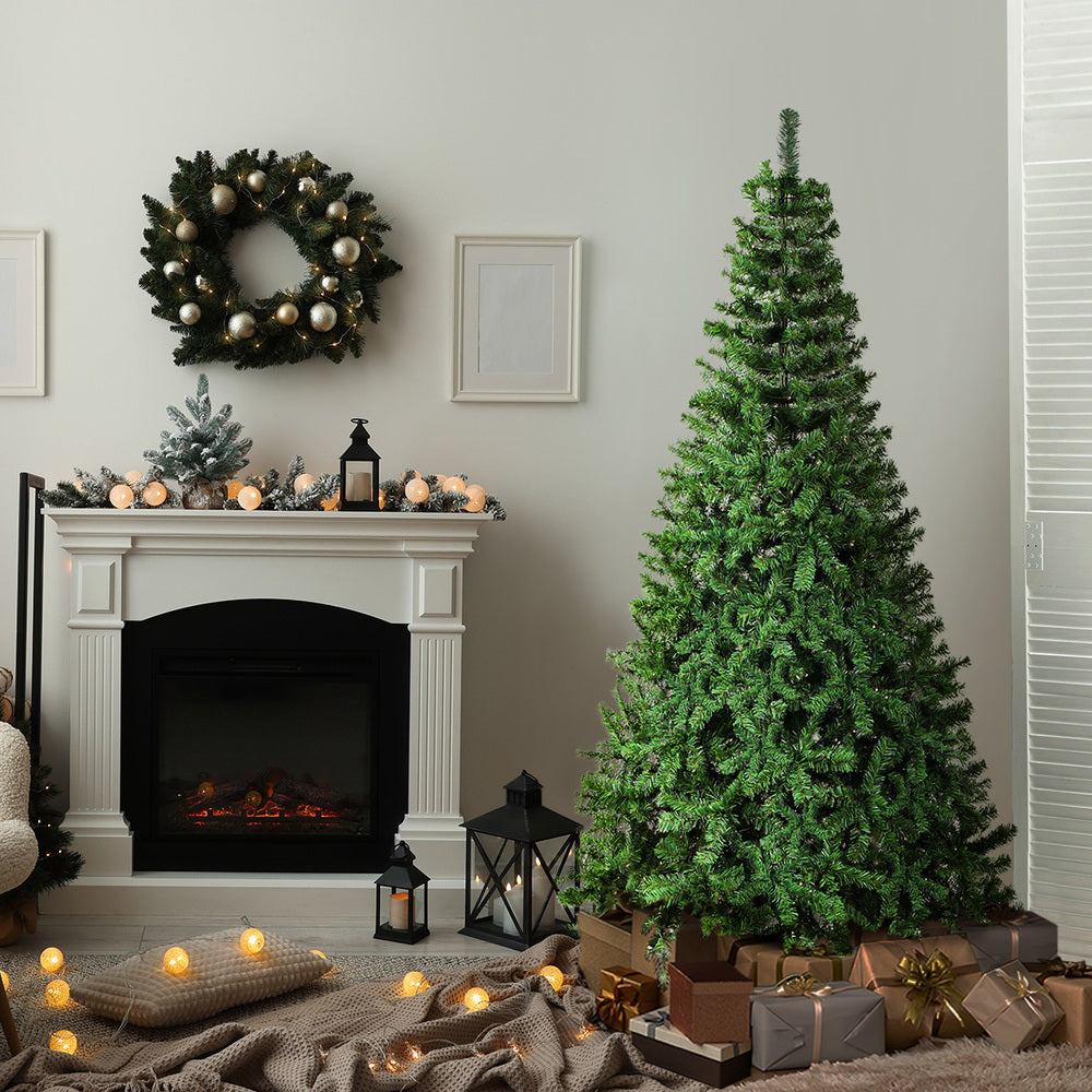 Tinseltown Christmas Tree 2.1M 7FT Green 1000 tips