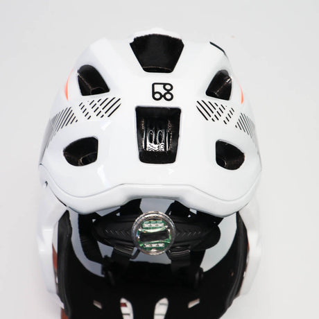 Trianglee 8 helmet S black & White-1954803070634430465