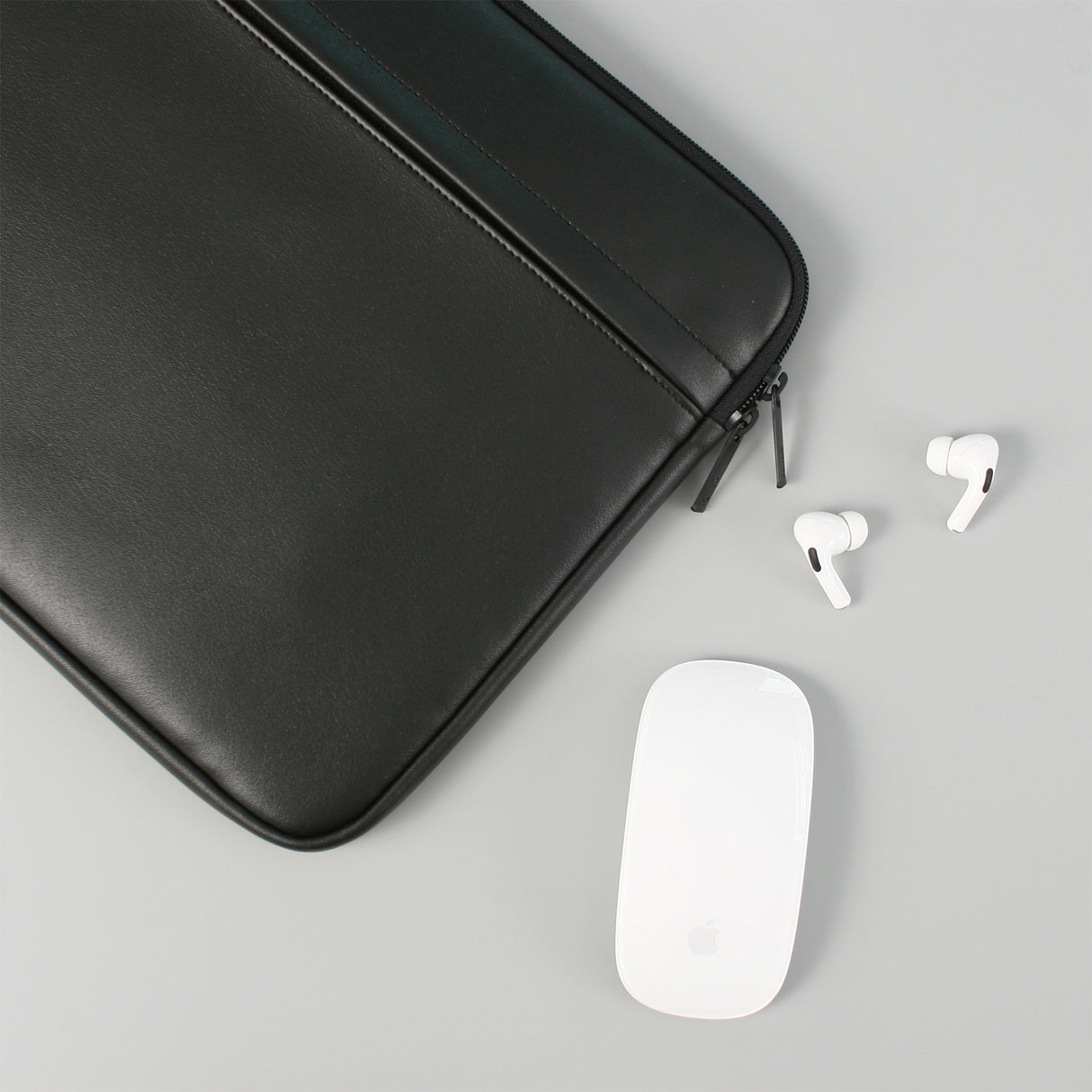 Medium 13 inch Laptop Sleeve ERATO - BLACK