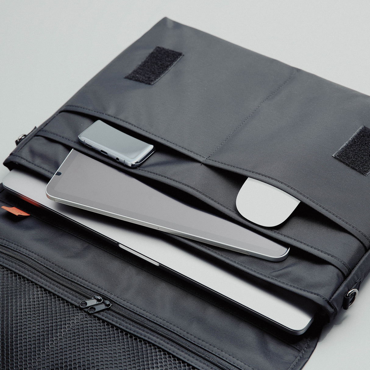 Large 15/15.6 inch Laptop Sleeve with Strap LATO - BLACK