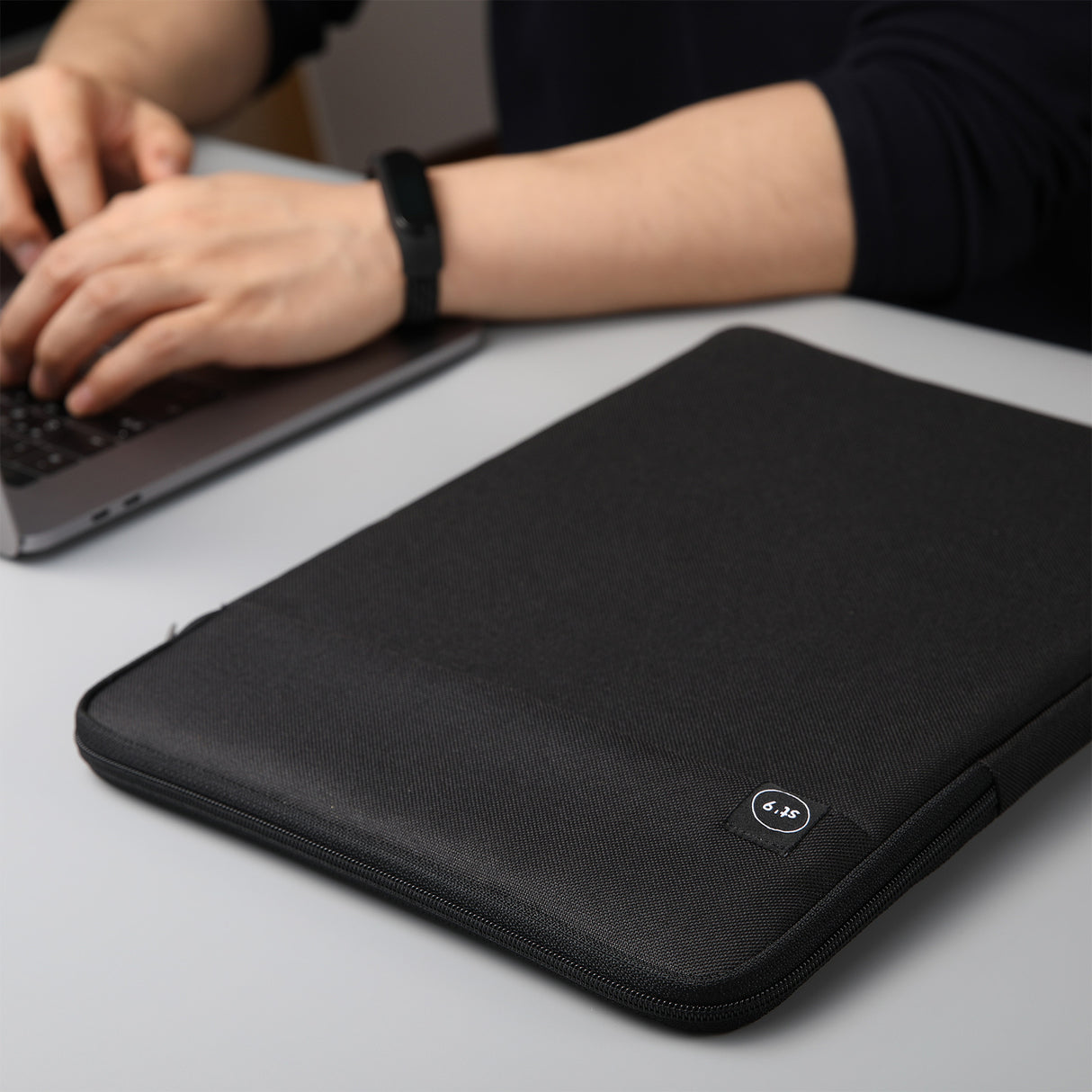 Large 15 inch Laptop Sleeve LUKE - BLACK