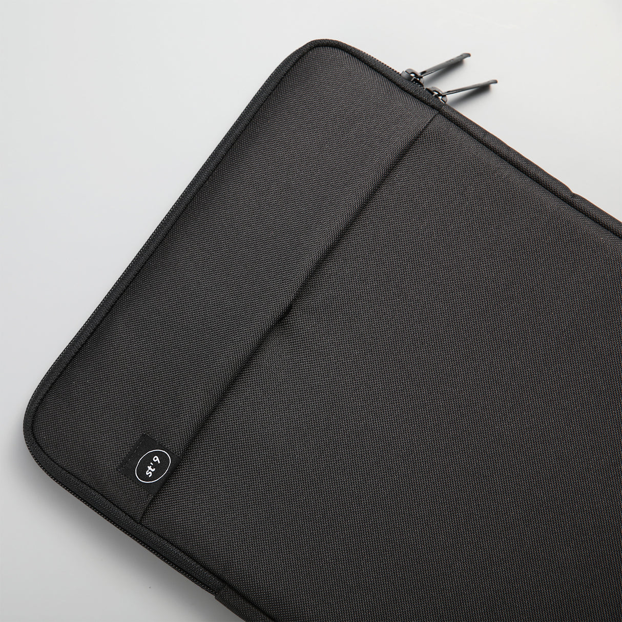 Large 15 inch Laptop Sleeve LUKE - BLACK